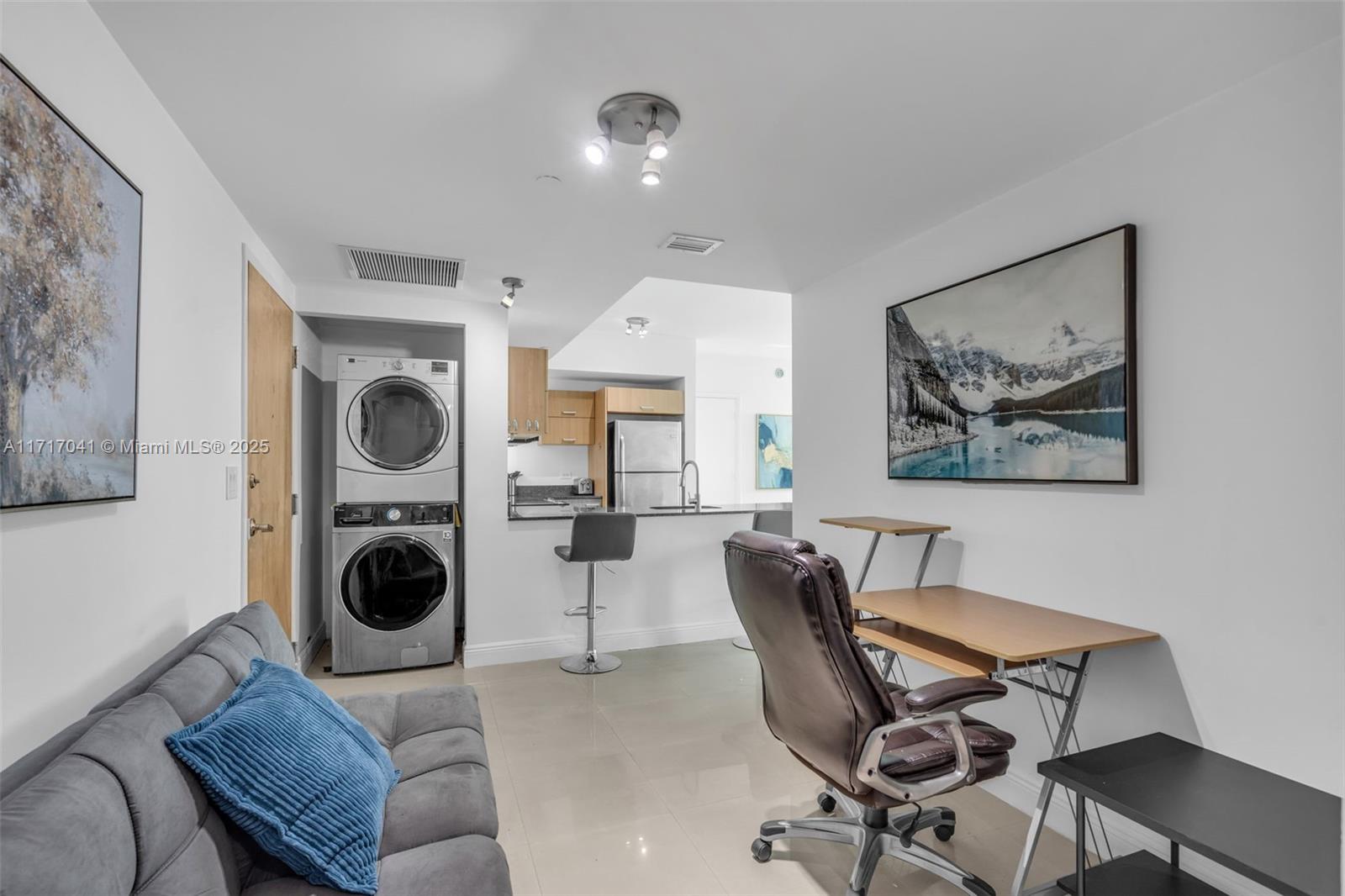 350 S Miami Ave #2906, Miami FL 33130
