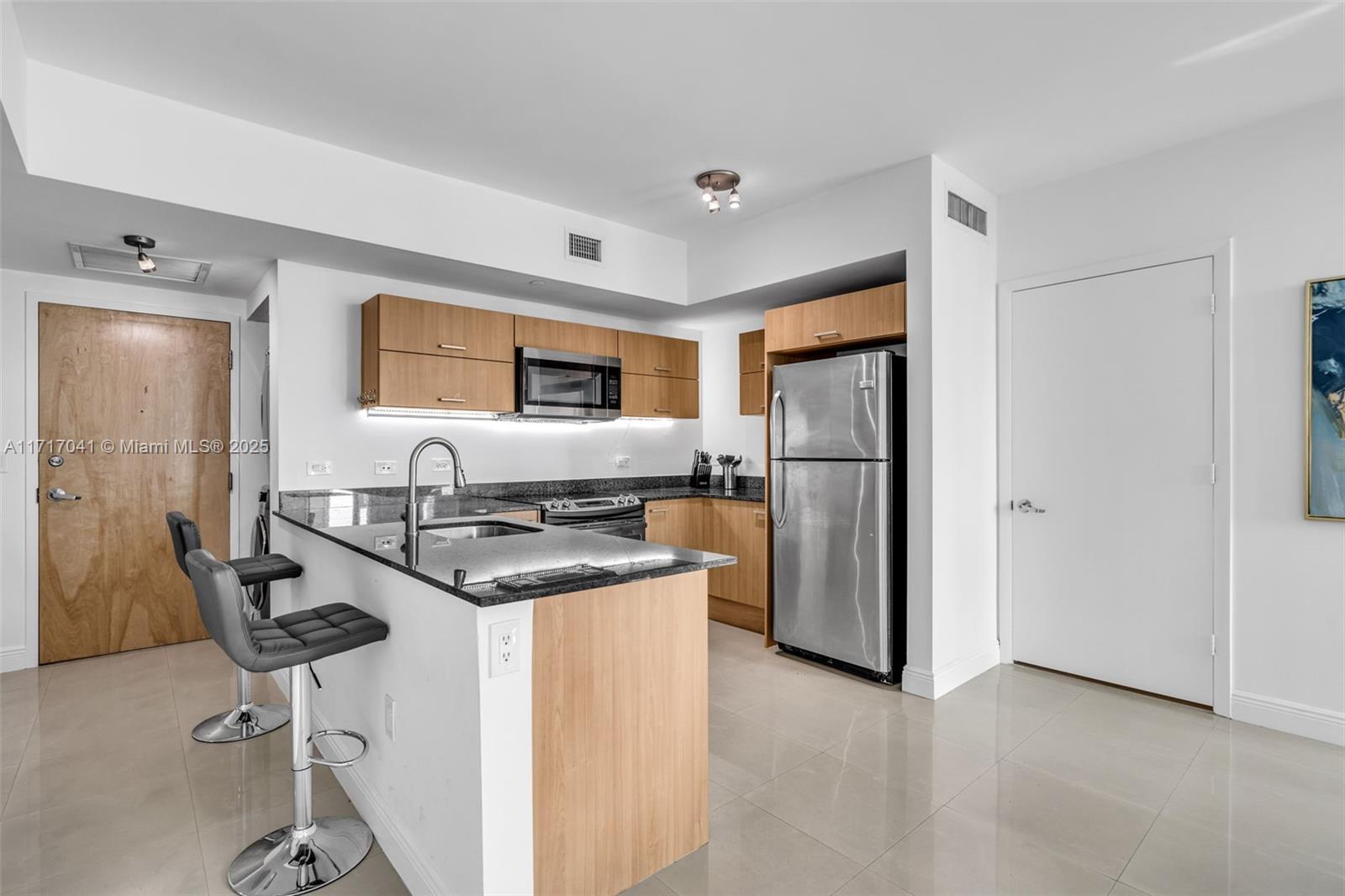 350 S Miami Ave #2906, Miami FL 33130