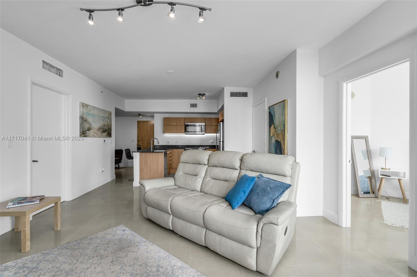 350 S Miami Ave #2906, Miami FL 33130
