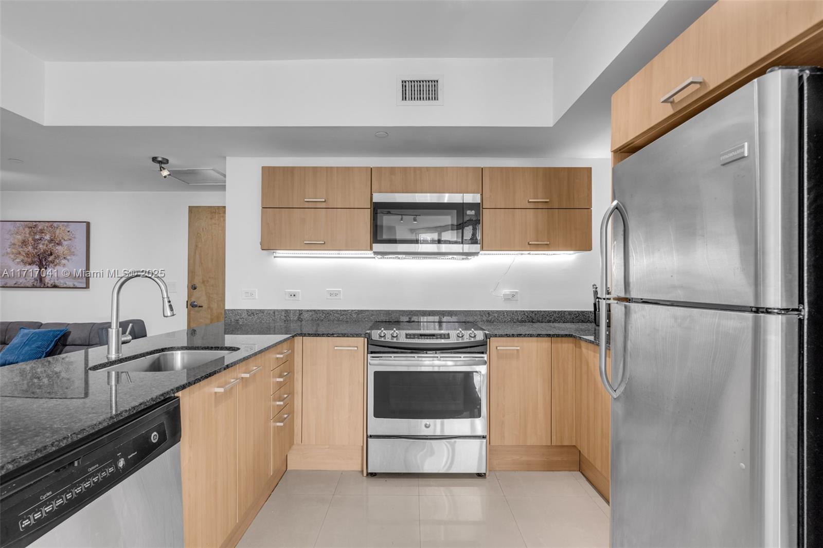 350 S Miami Ave #2906, Miami FL 33130