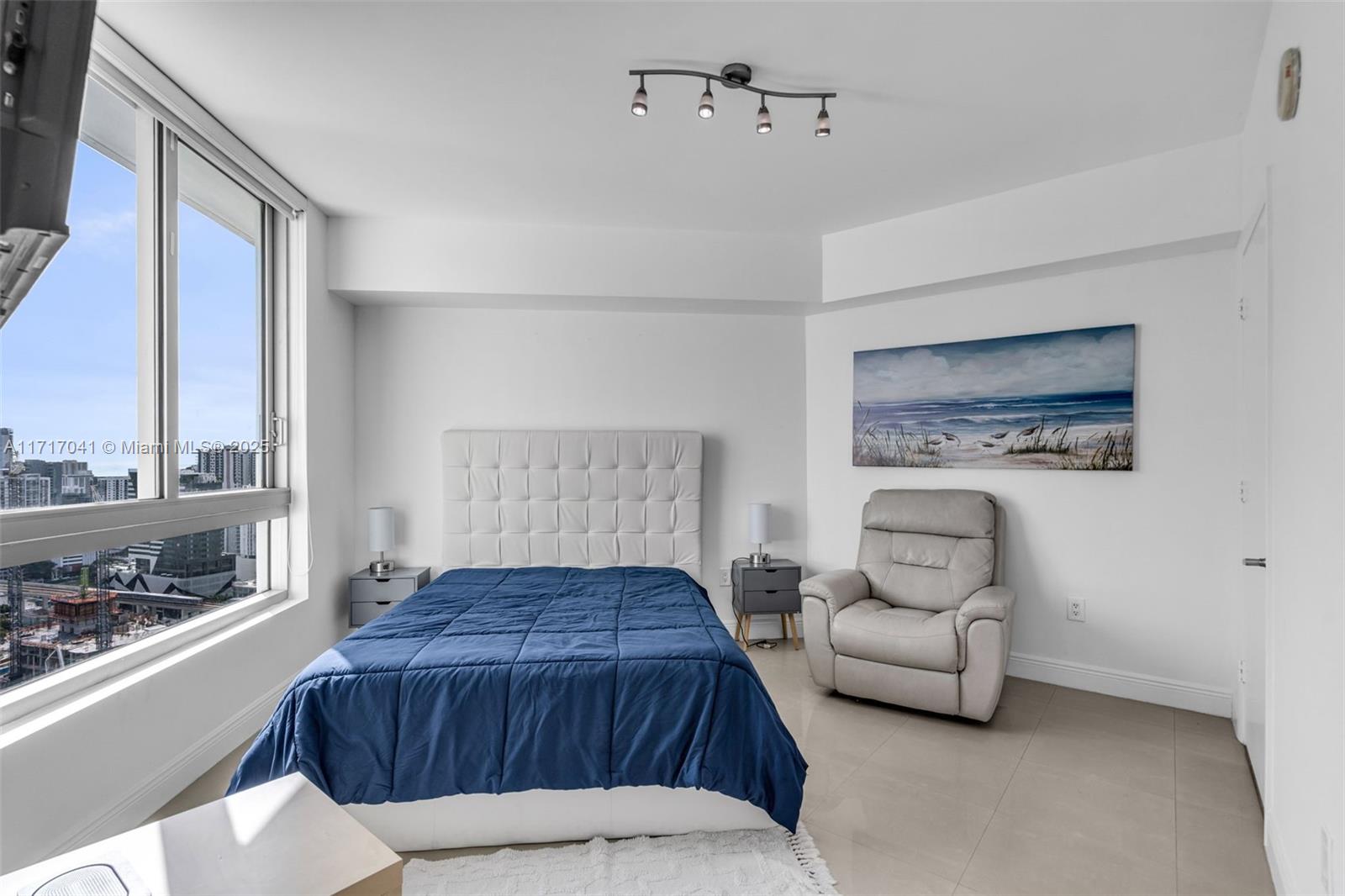 350 S Miami Ave #2906, Miami FL 33130