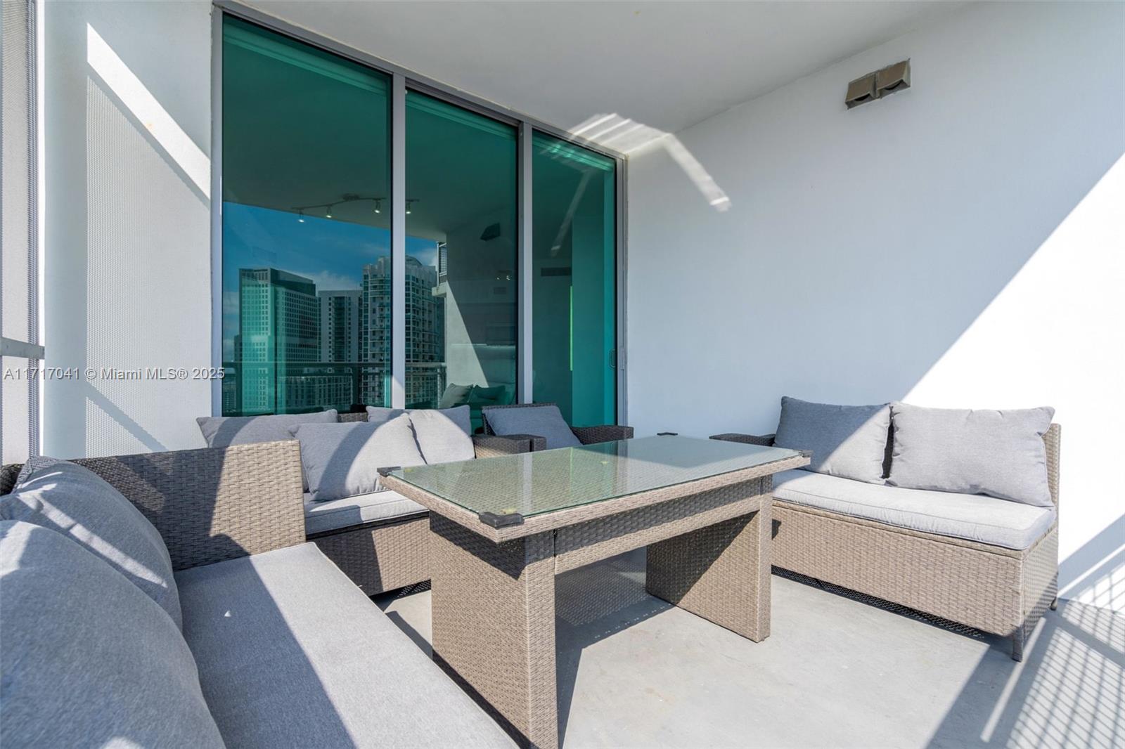 350 S Miami Ave #2906, Miami FL 33130