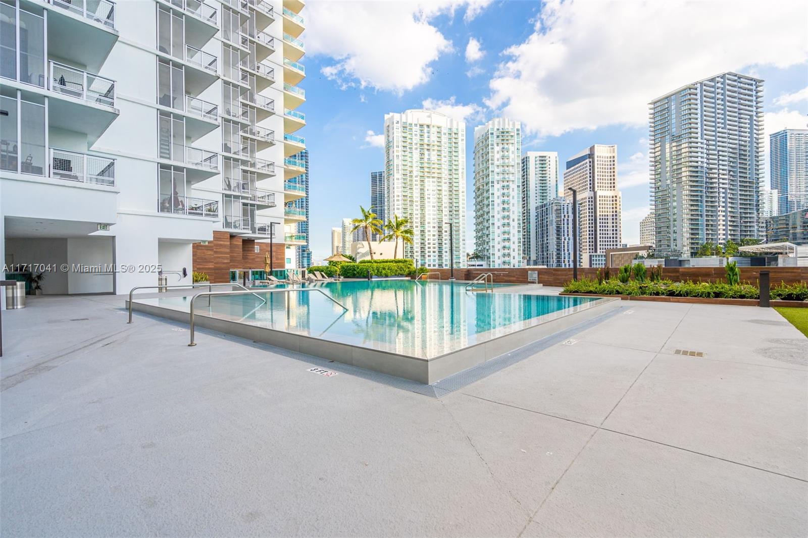 350 S Miami Ave #2906, Miami FL 33130