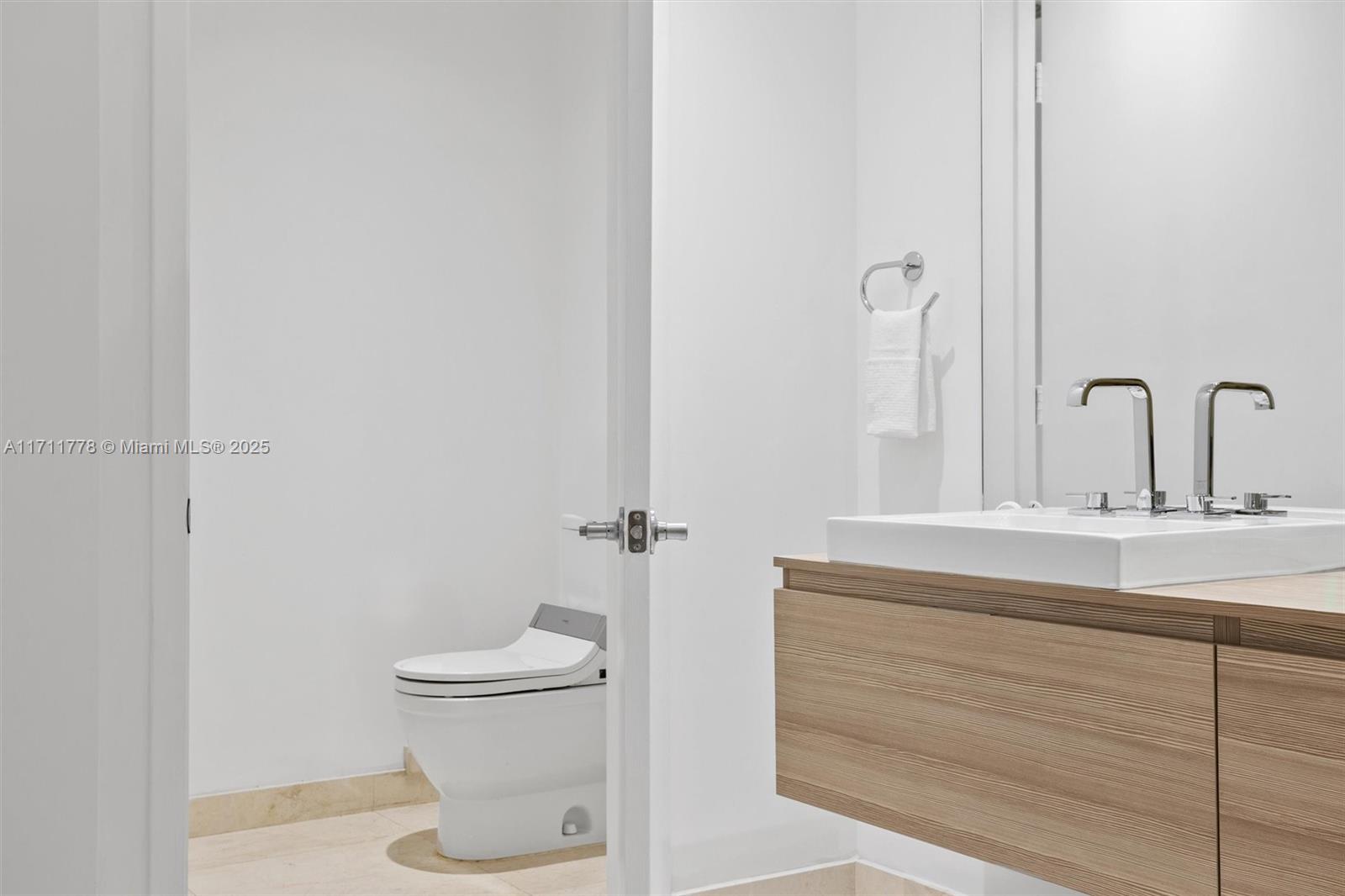 17301 Biscayne Blvd #305, North Miami Beach, Florida image 24