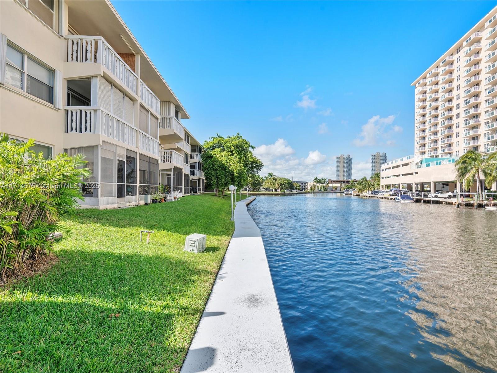 450 Paradise Isle Blvd #204, Hallandale Beach, Florida image 22