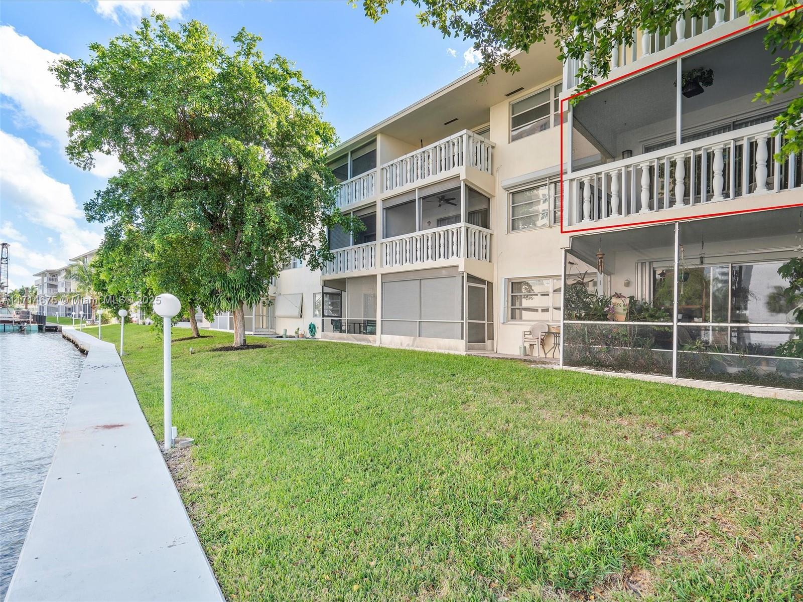 450 Paradise Isle Blvd #204, Hallandale Beach, Florida image 23