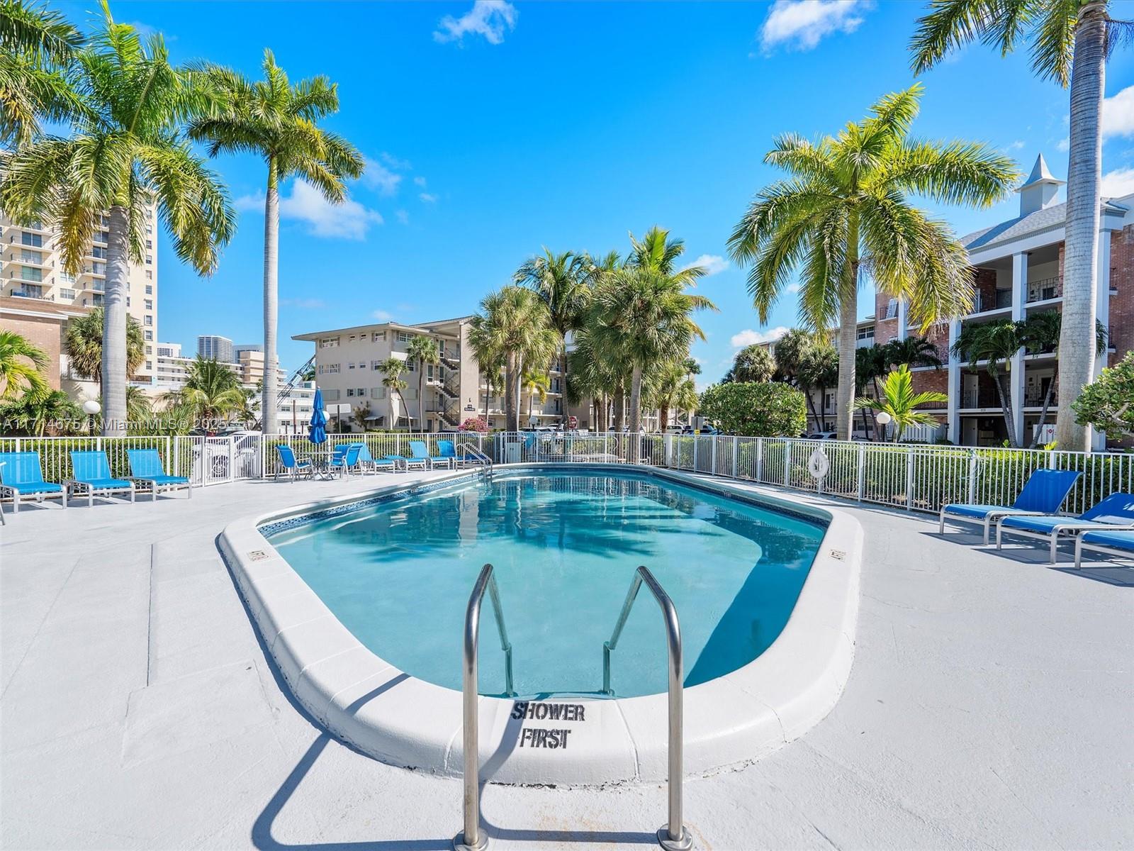 450 Paradise Isle Blvd #204, Hallandale Beach, Florida image 27