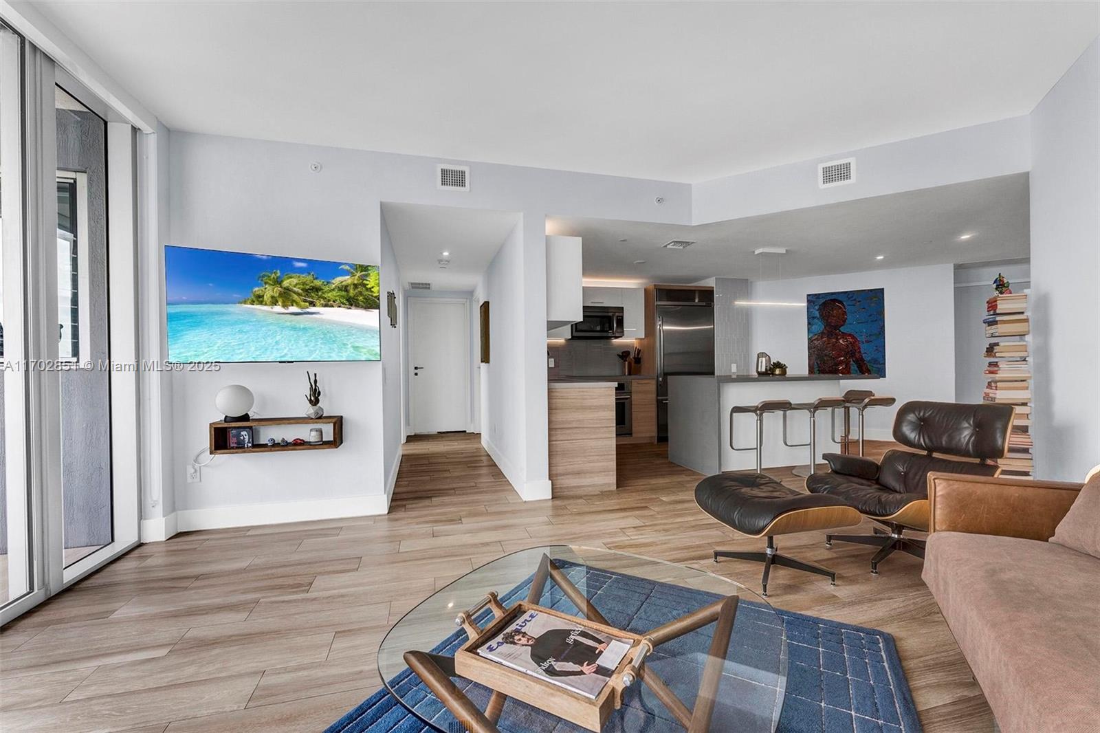 1300 Brickell Bay Dr #1810, Miami FL 33131