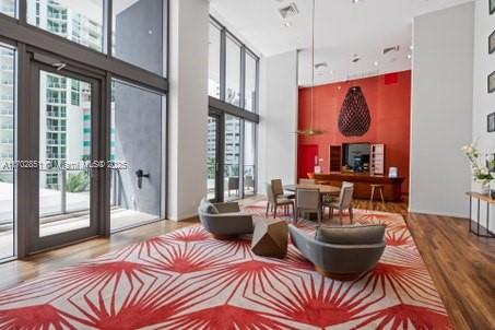 1300 Brickell Bay Dr #1810, Miami FL 33131