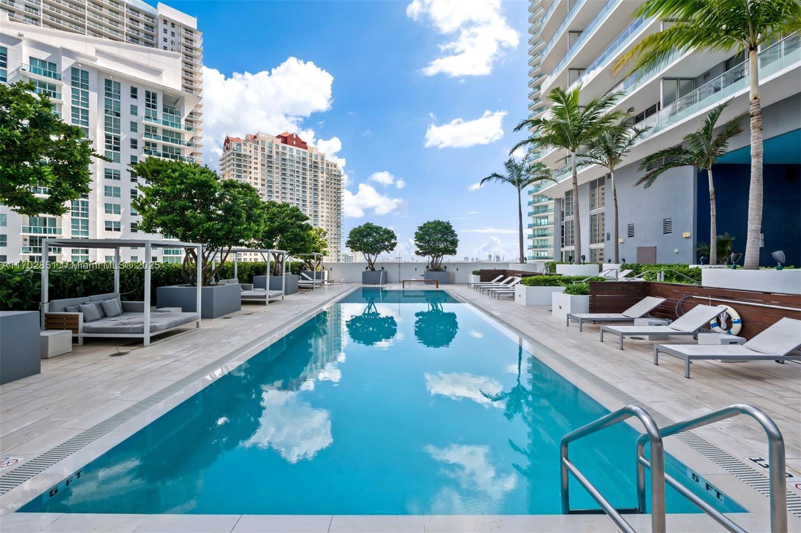 1300 Brickell Bay Dr #1810, Miami FL 33131