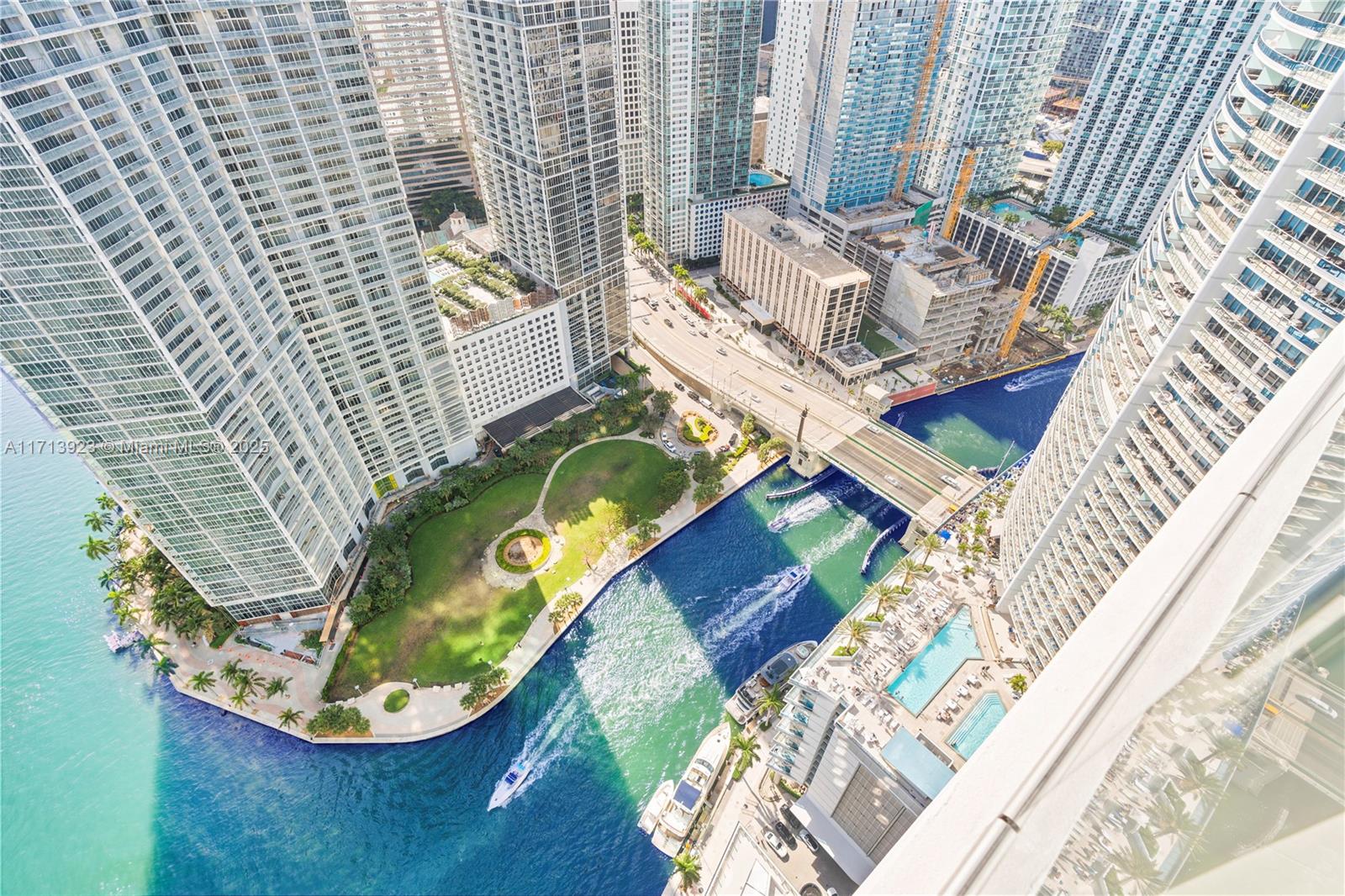 Apartamento à Venda em Miami, FL