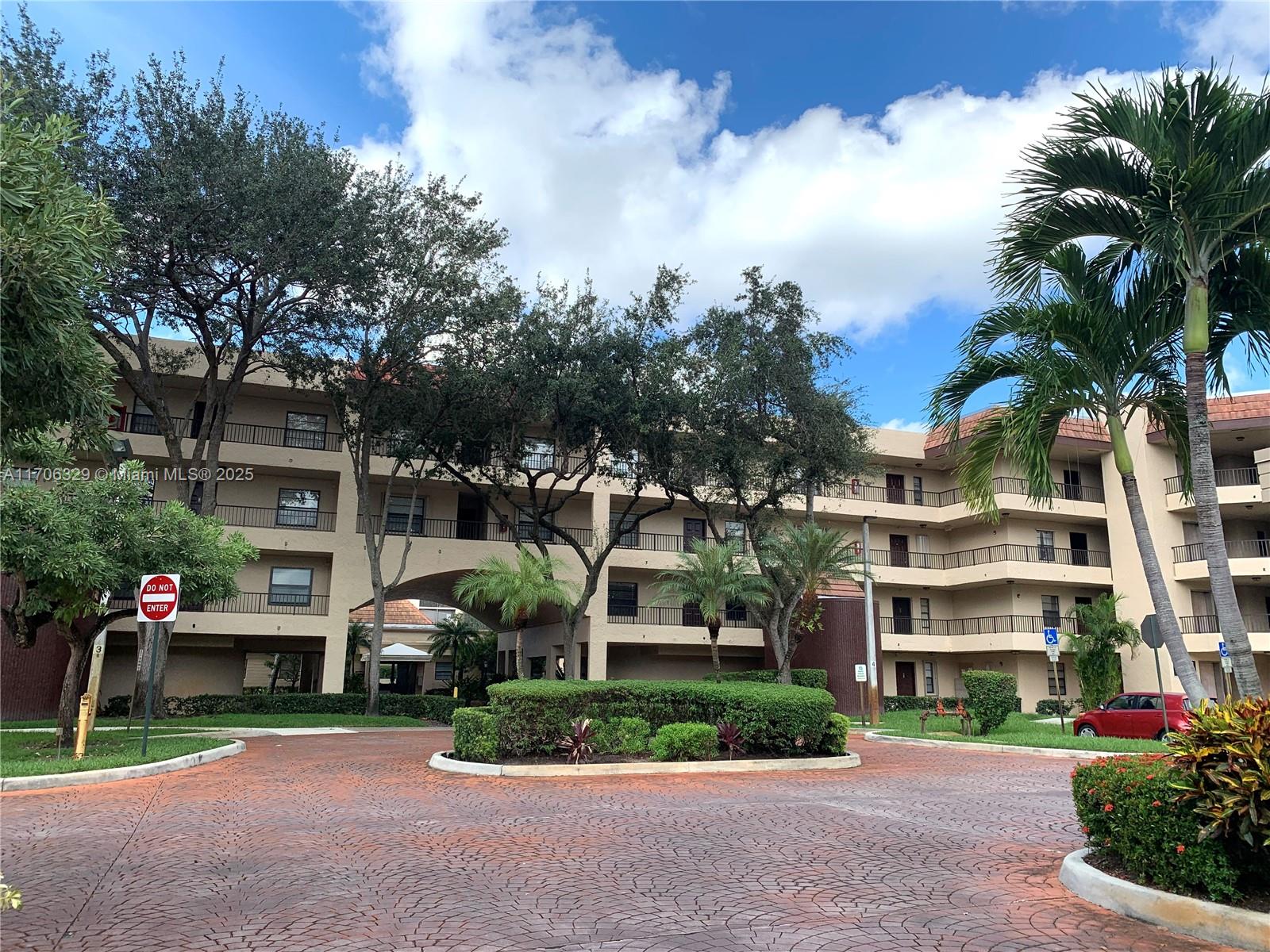 10551 W Broward Blvd #307, Plantation, Florida image 3