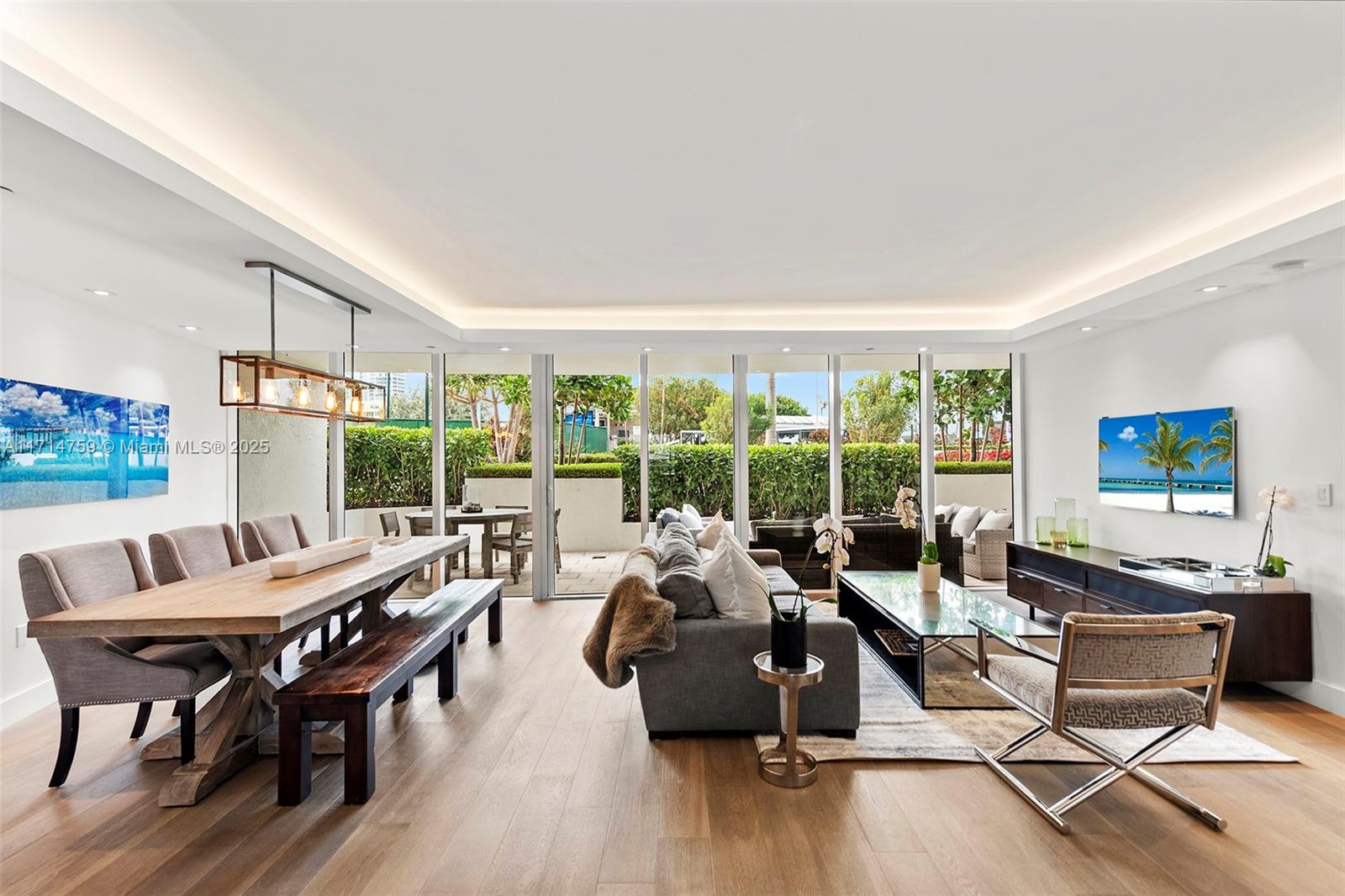 Apartamento à Venda em Miami Beach, FL