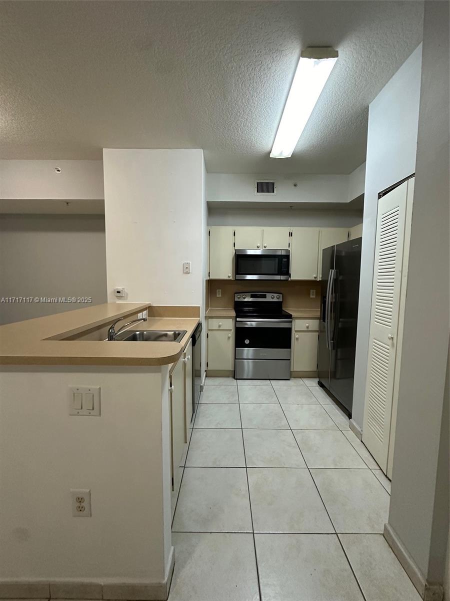 7280 NW 114th Ave #106-8, Doral, Florida image 2