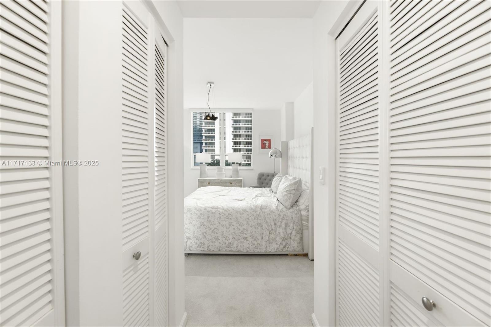 801 Brickell Key Blvd #806, Miami FL 33131