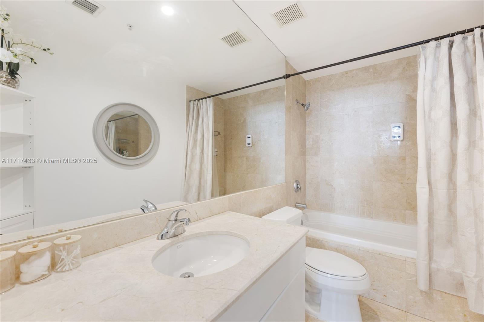 801 Brickell Key Blvd #806, Miami FL 33131