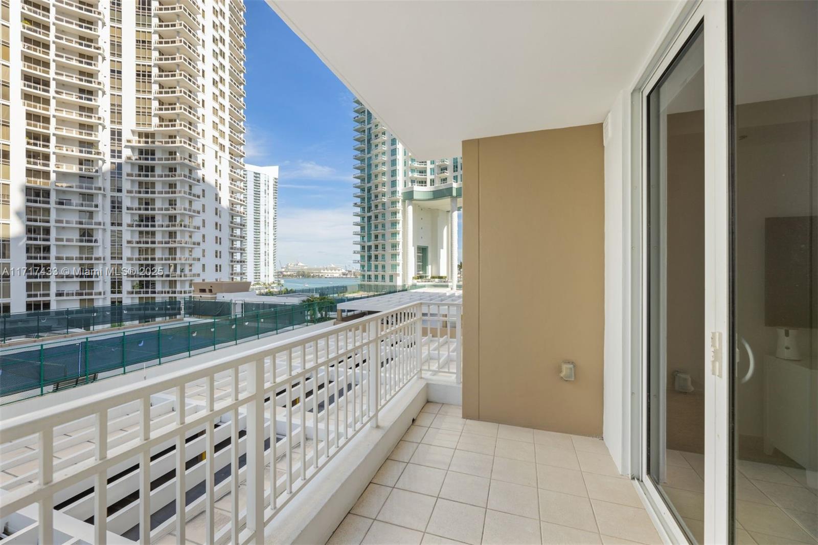 801 Brickell Key Blvd #806, Miami FL 33131