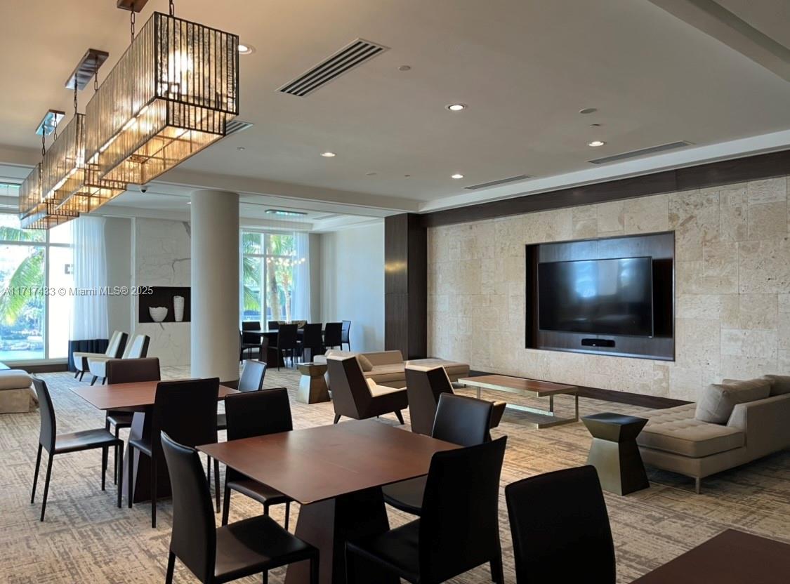 801 Brickell Key Blvd #806, Miami FL 33131
