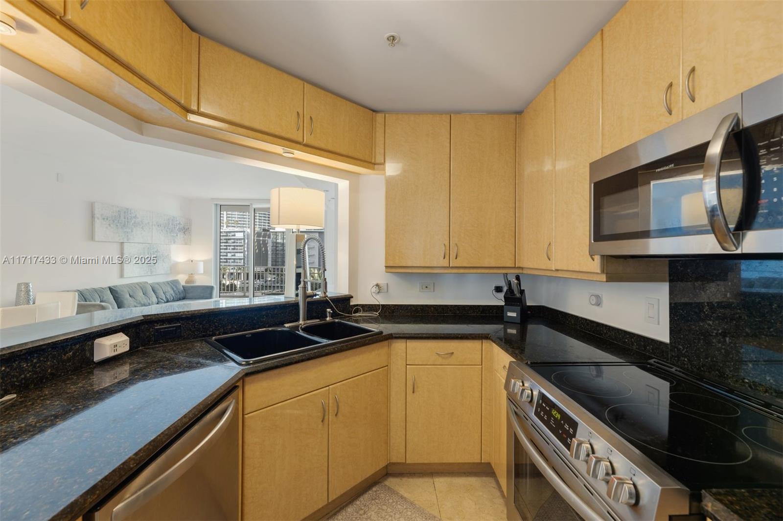 801 Brickell Key Blvd #806, Miami FL 33131