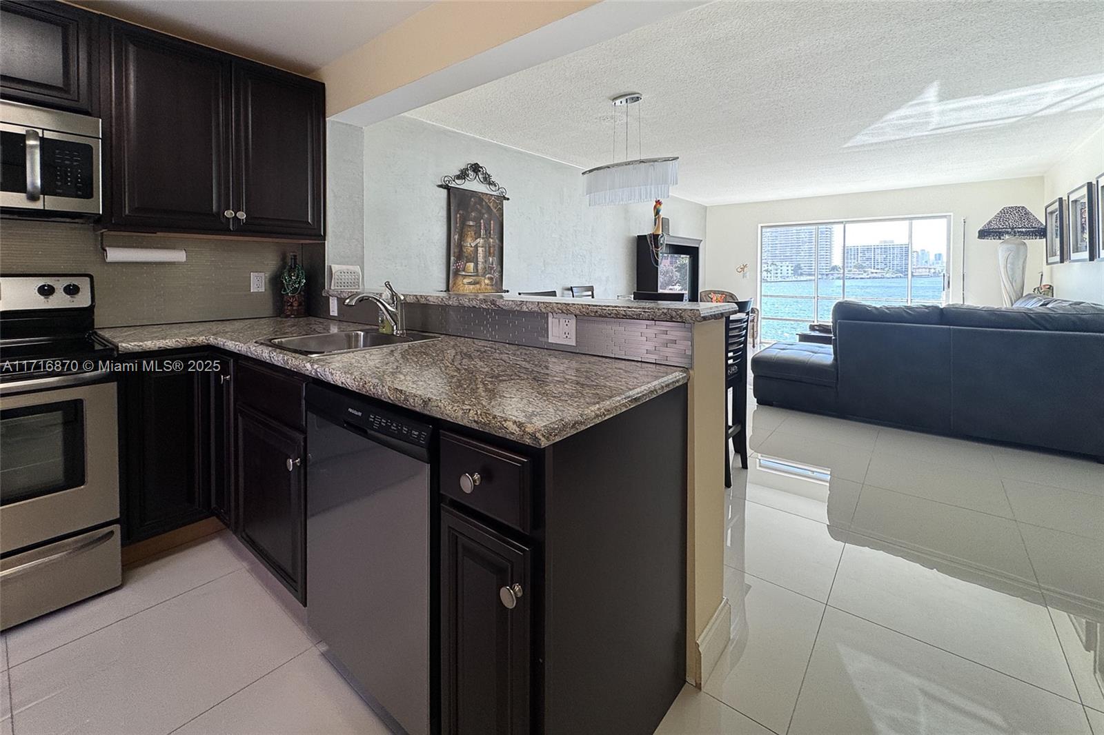 2600 Diana Dr #209, Hallandale Beach, Florida image 5