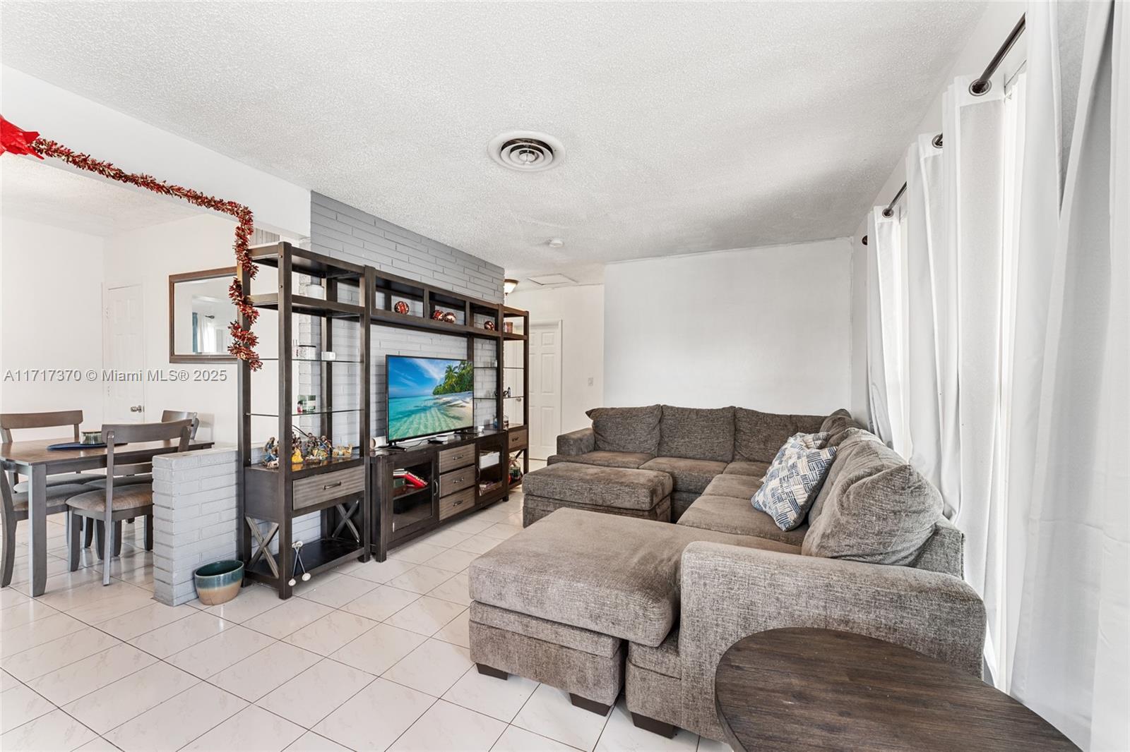 2801 Island Dr, Miramar, Florida image 6