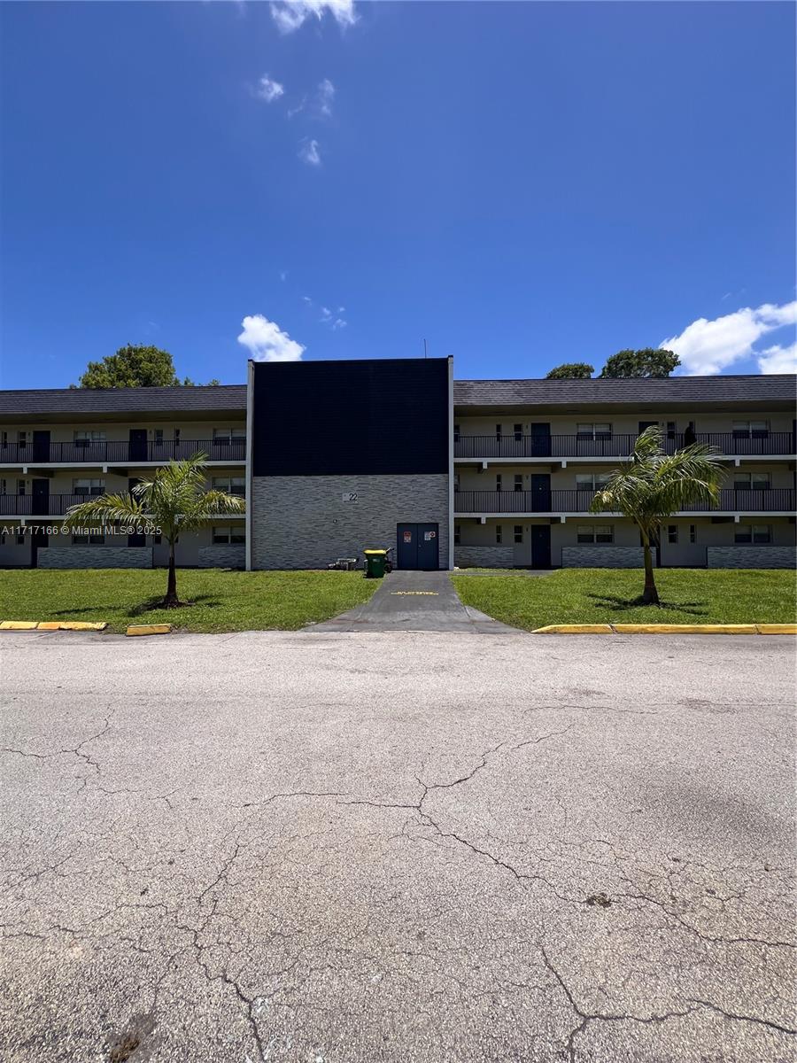 8000 Fairview Dr #203, Tamarac, Florida image 15