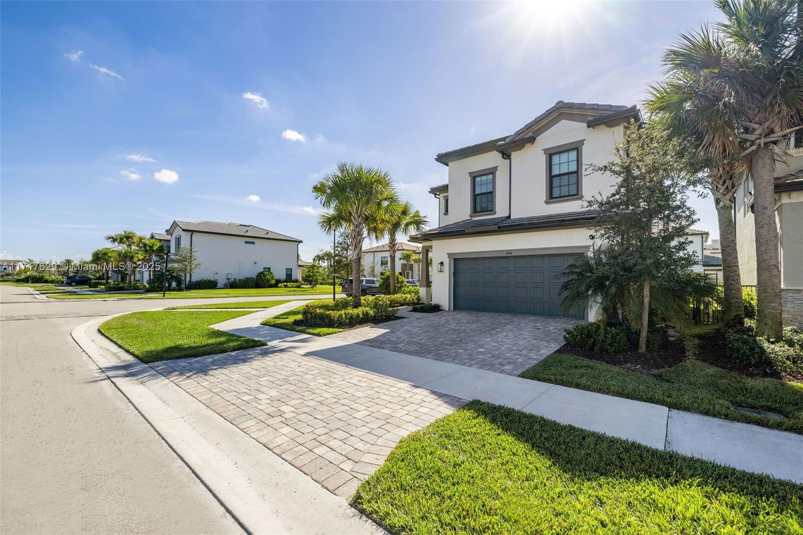 2414 Primrose Pl, Oakland Park, Florida image 3