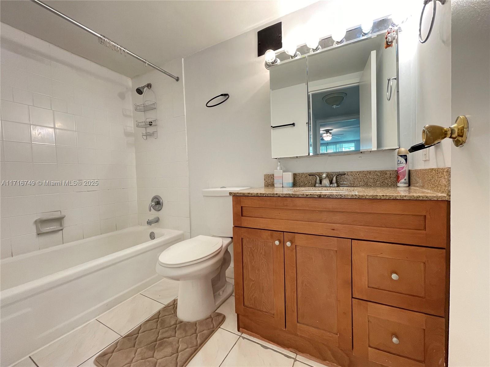 851 Three Islands Blvd #106, Hallandale Beach, Florida image 12