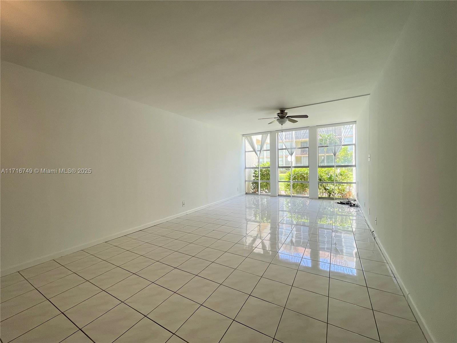 851 Three Islands Blvd #106, Hallandale Beach, Florida image 4