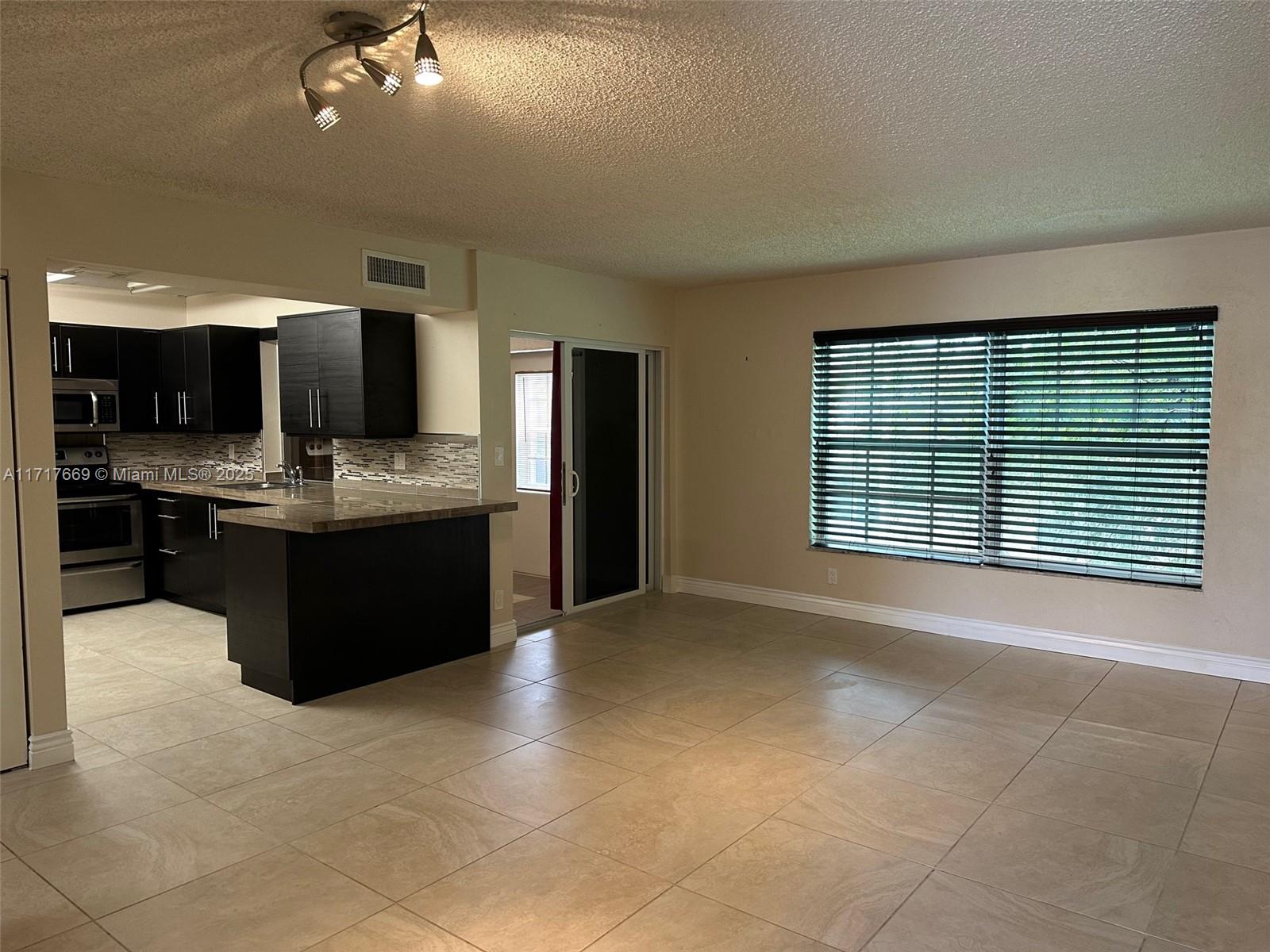 4240 21st St Unit 128, Lauderhill, Florida 33313