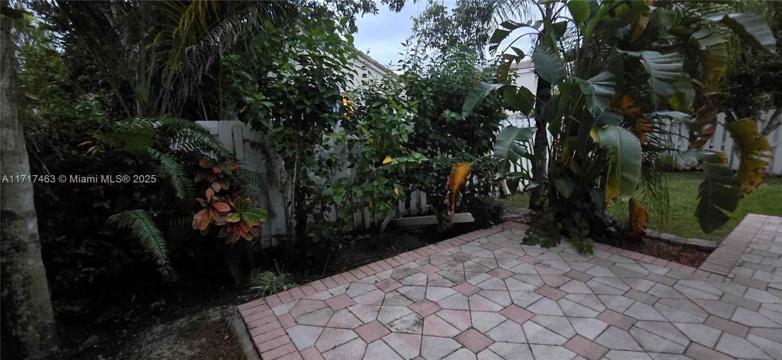 Residential, Pembroke Pines, Florida image 6