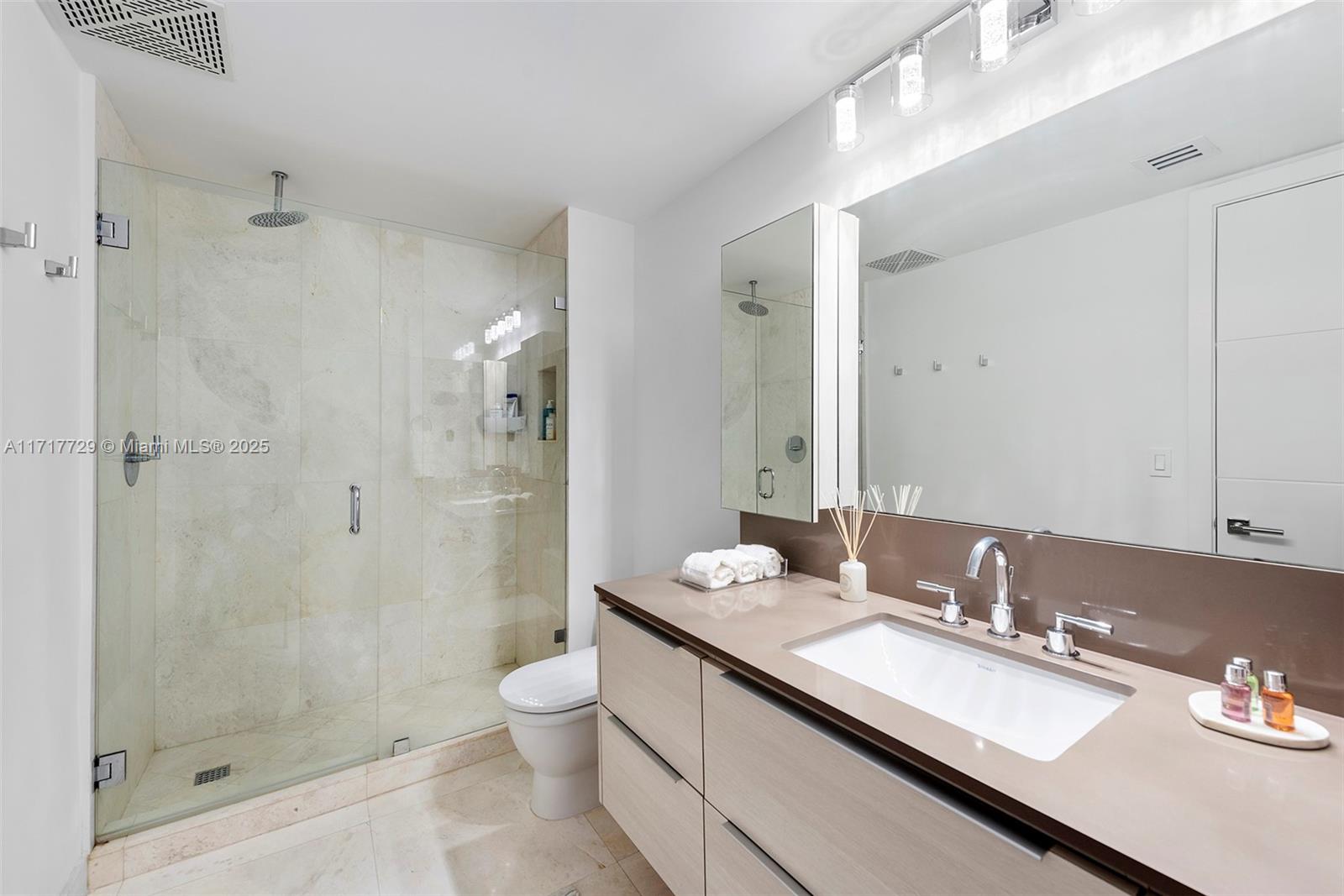 2101 Brickell Ave #3203, Miami FL 33129