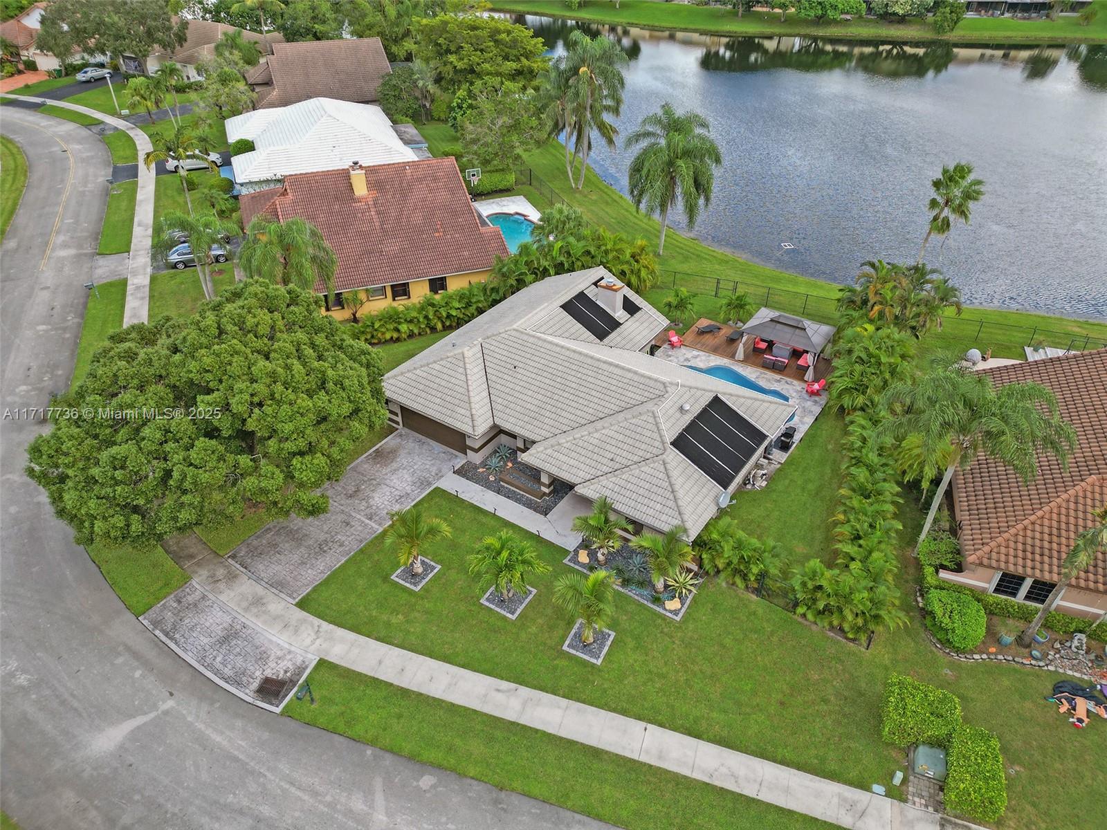 2300 SW 97th Ln, Davie, Florida image 3