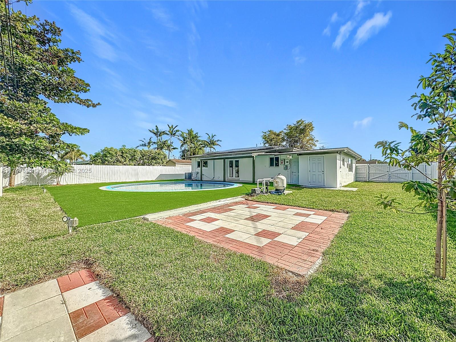 9371 Martinique Dr, Cutler Bay, Florida image 15