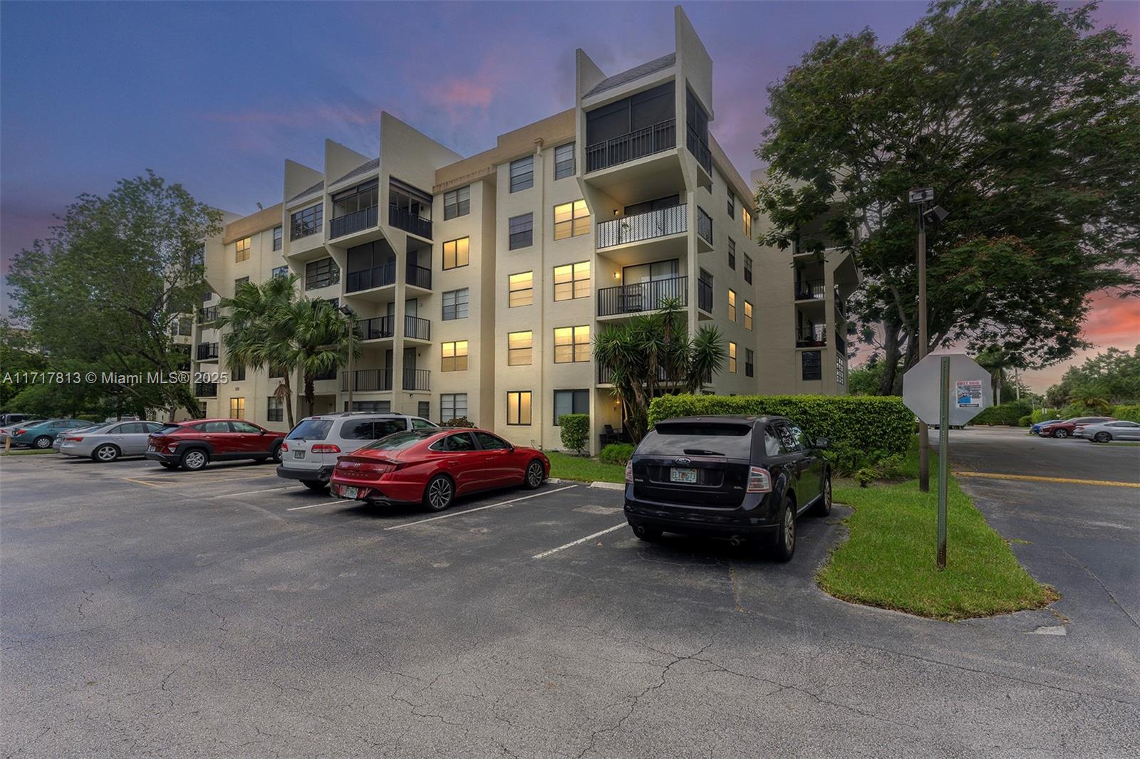 6190 Woodlands Blvd #108, Tamarac, Florida image 1