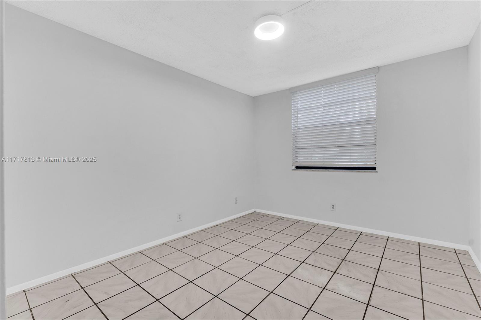 6190 Woodlands Blvd #108, Tamarac, Florida image 19