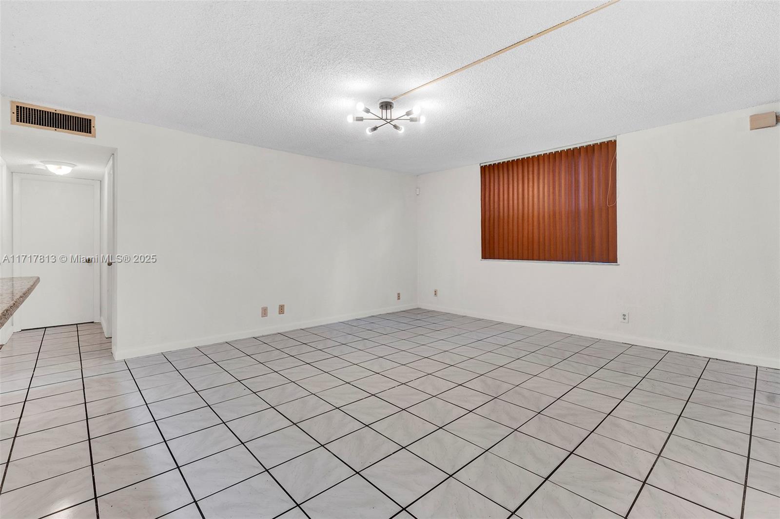 6190 Woodlands Blvd #108, Tamarac, Florida image 25