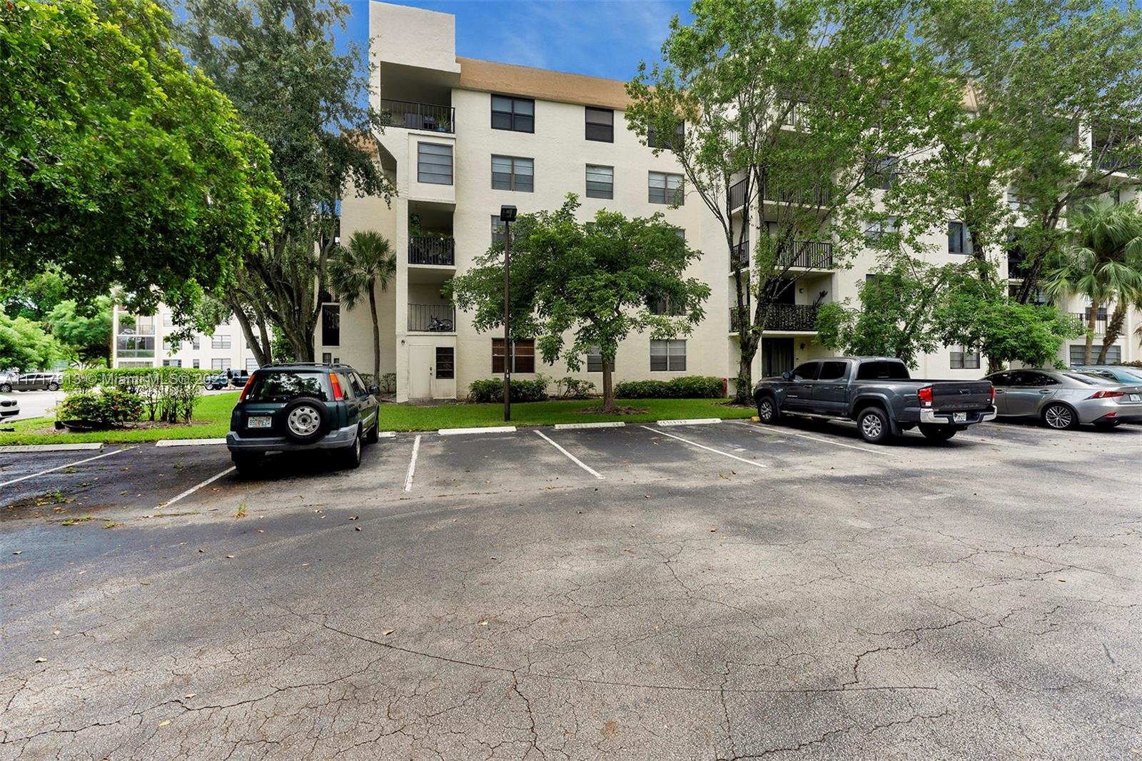 6190 Woodlands Blvd #108, Tamarac, Florida image 3