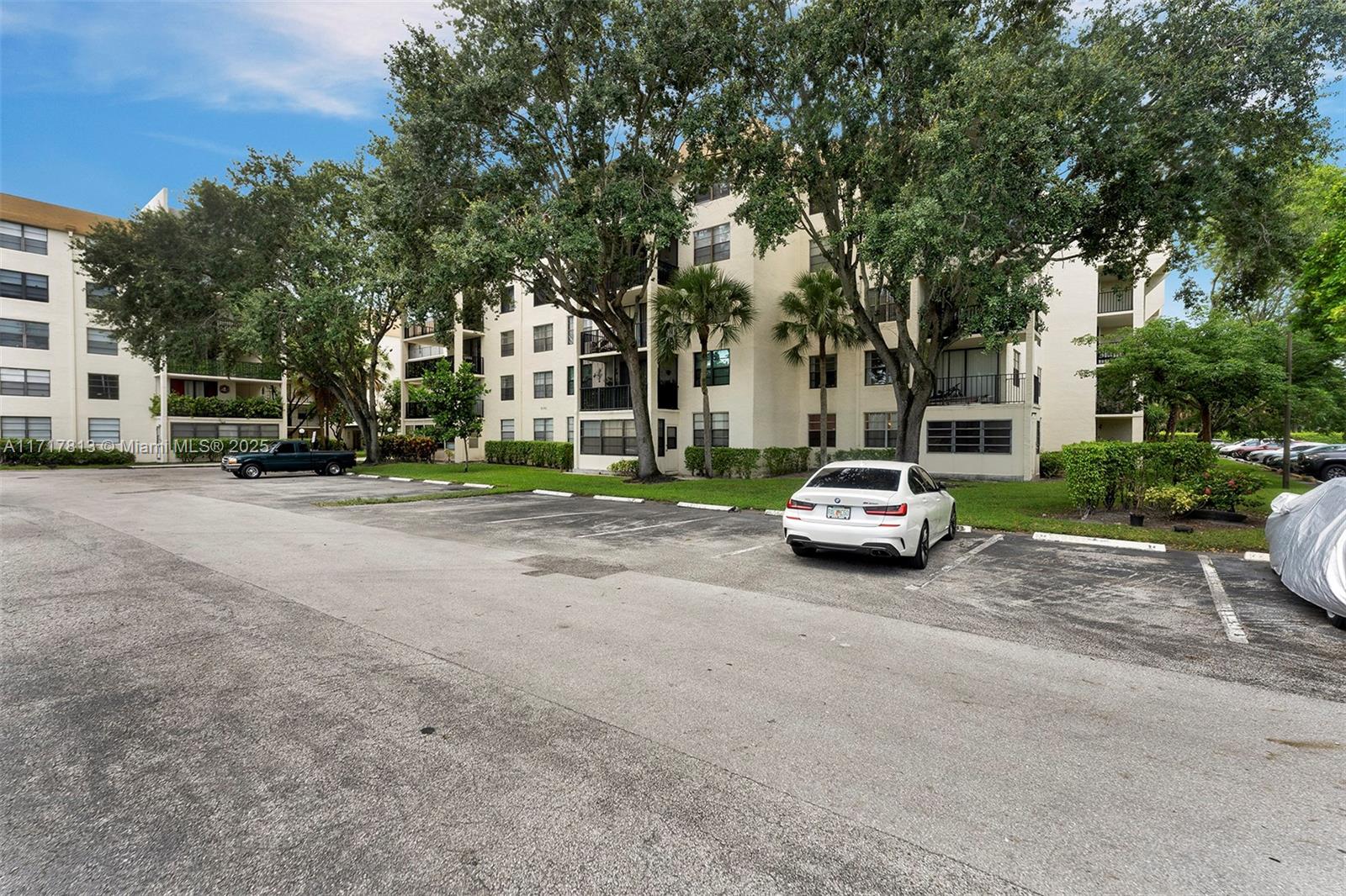 6190 Woodlands Blvd #108, Tamarac, Florida image 31