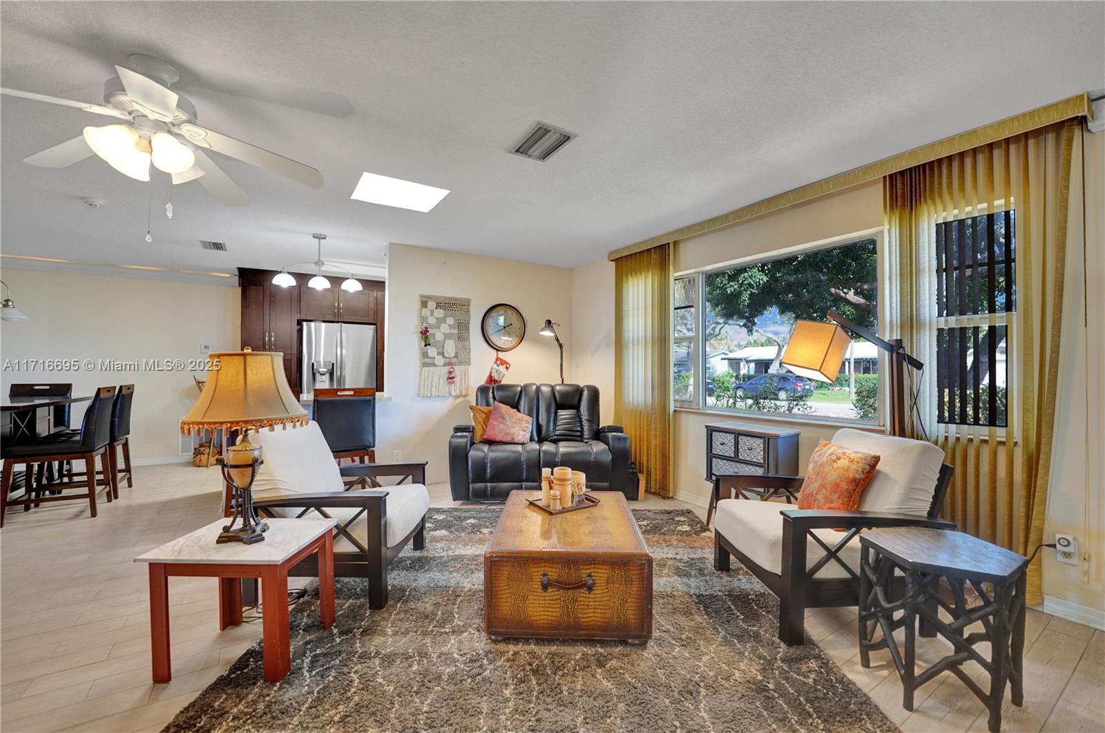 Listing Photo 8