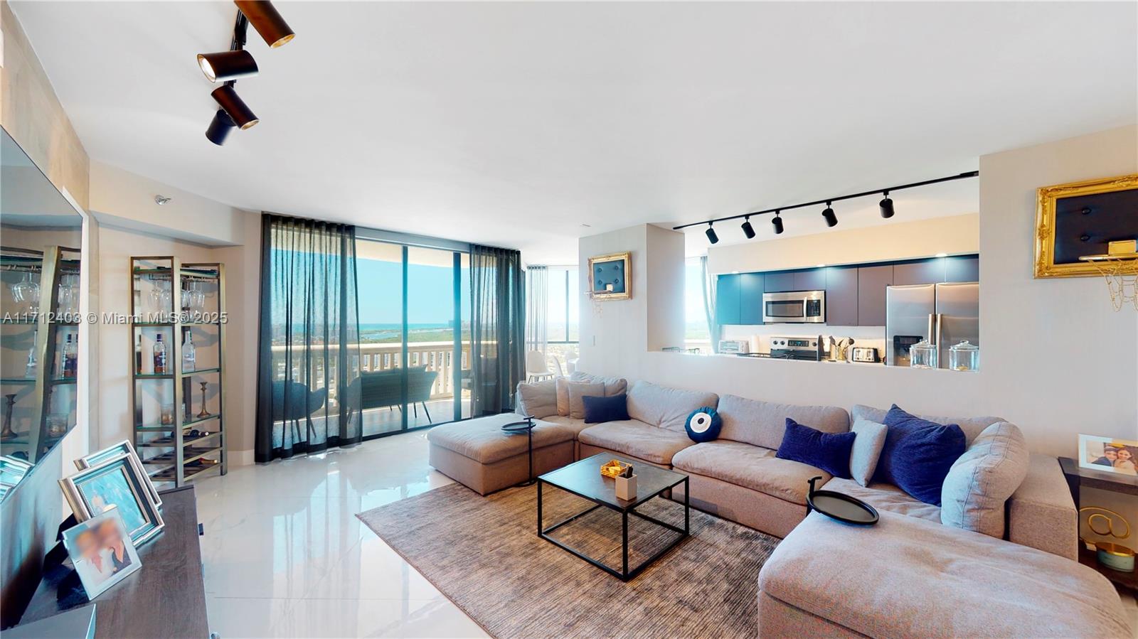 1000 W Island Blvd #2903, Aventura, Florida image 1