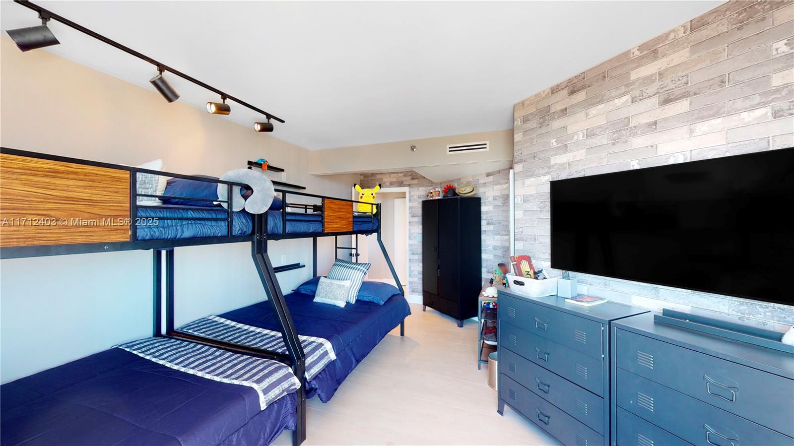 1000 W Island Blvd #2903, Aventura, Florida image 13