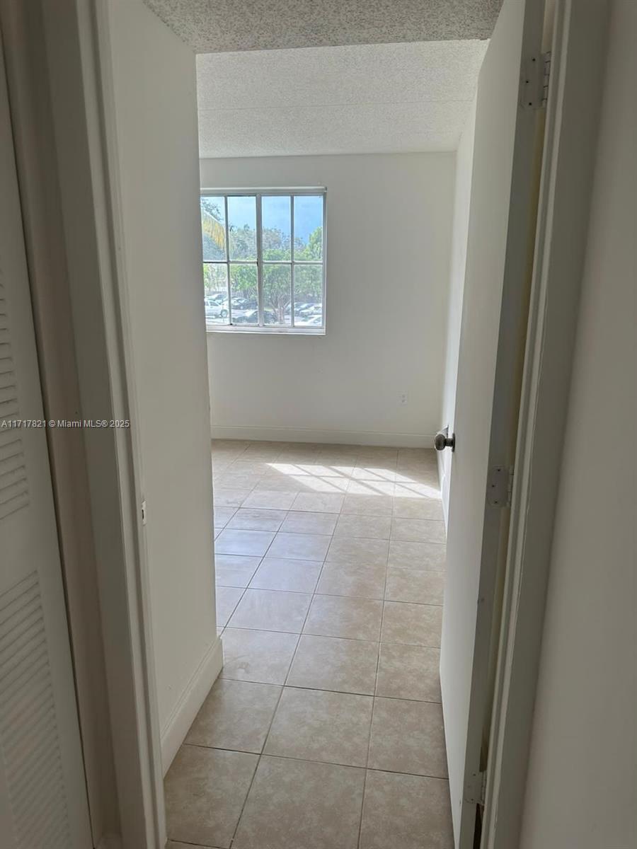 6135 NW 186th St #211, Hialeah, Florida image 6