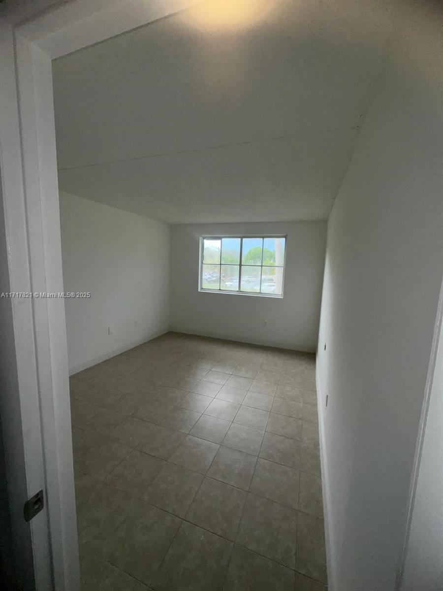 6135 NW 186th St #211, Hialeah, Florida image 7