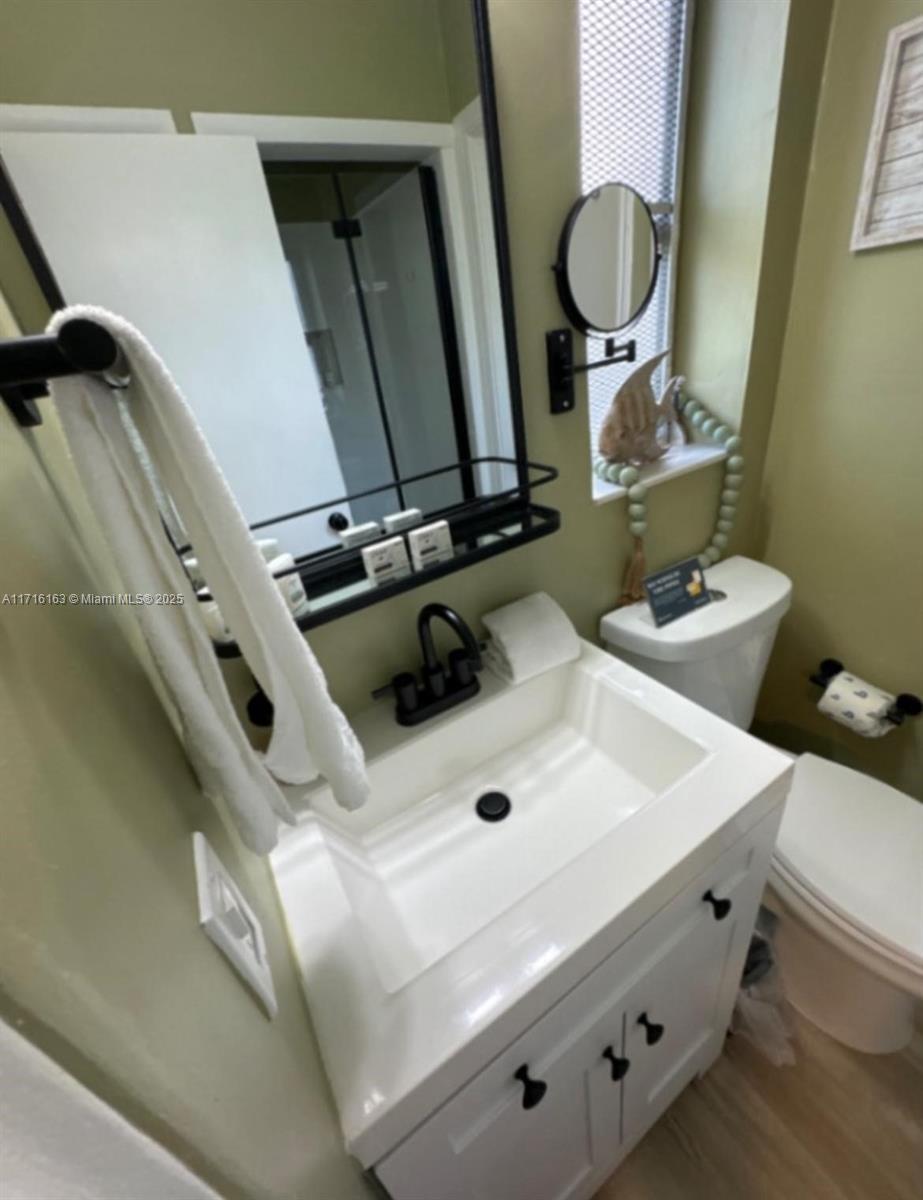 715 NE 6th St, Hallandale Beach, Florida image 16