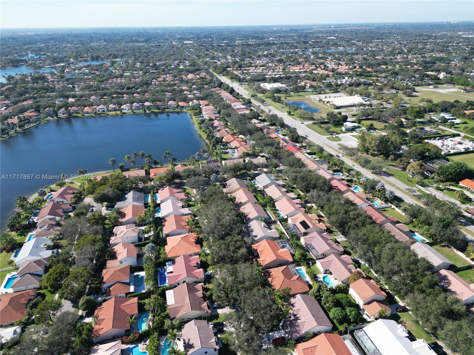 10807 Charleston Pl, Cooper City, Florida image 43