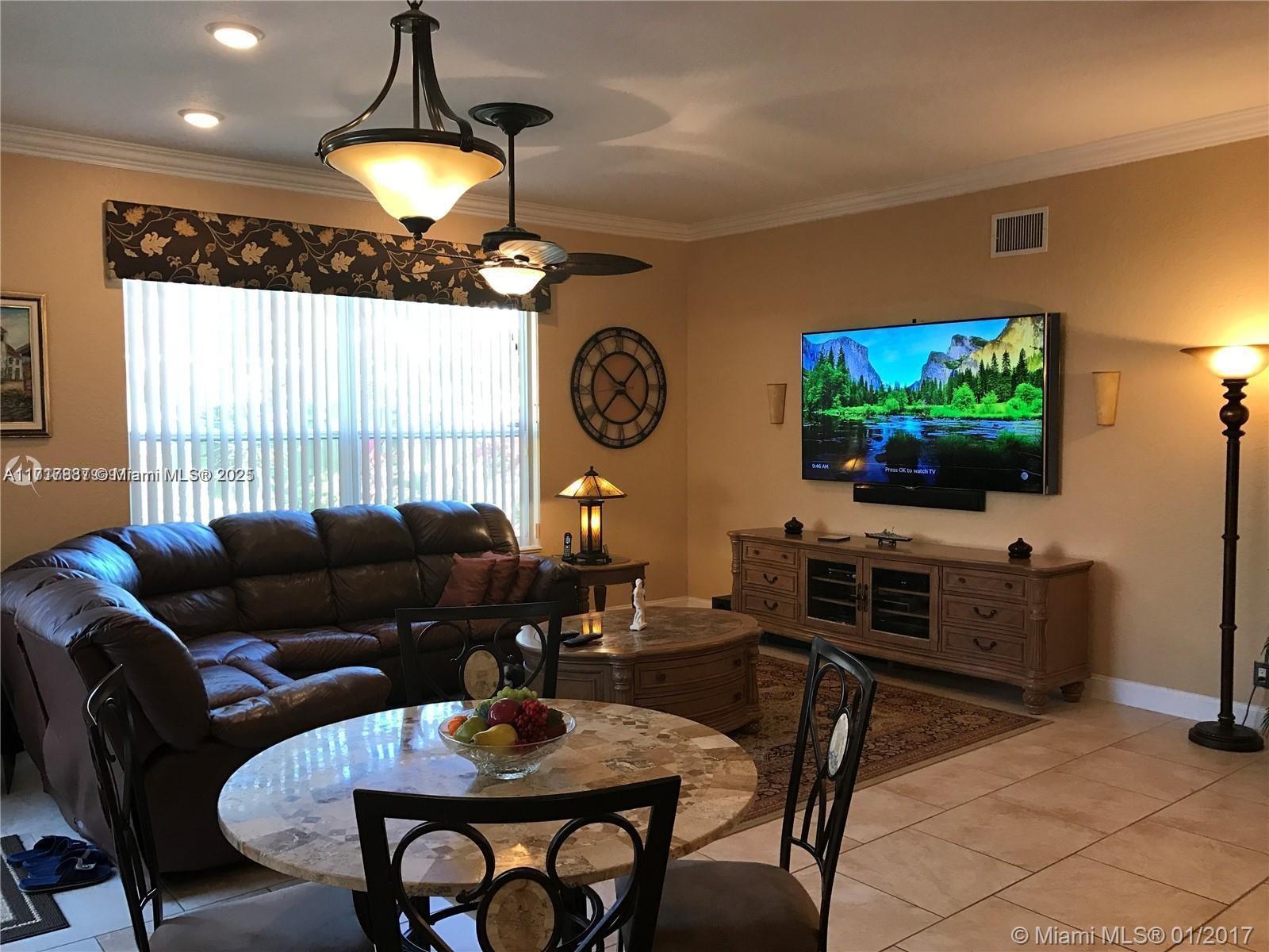 10807 Charleston Pl, Cooper City, Florida image 8