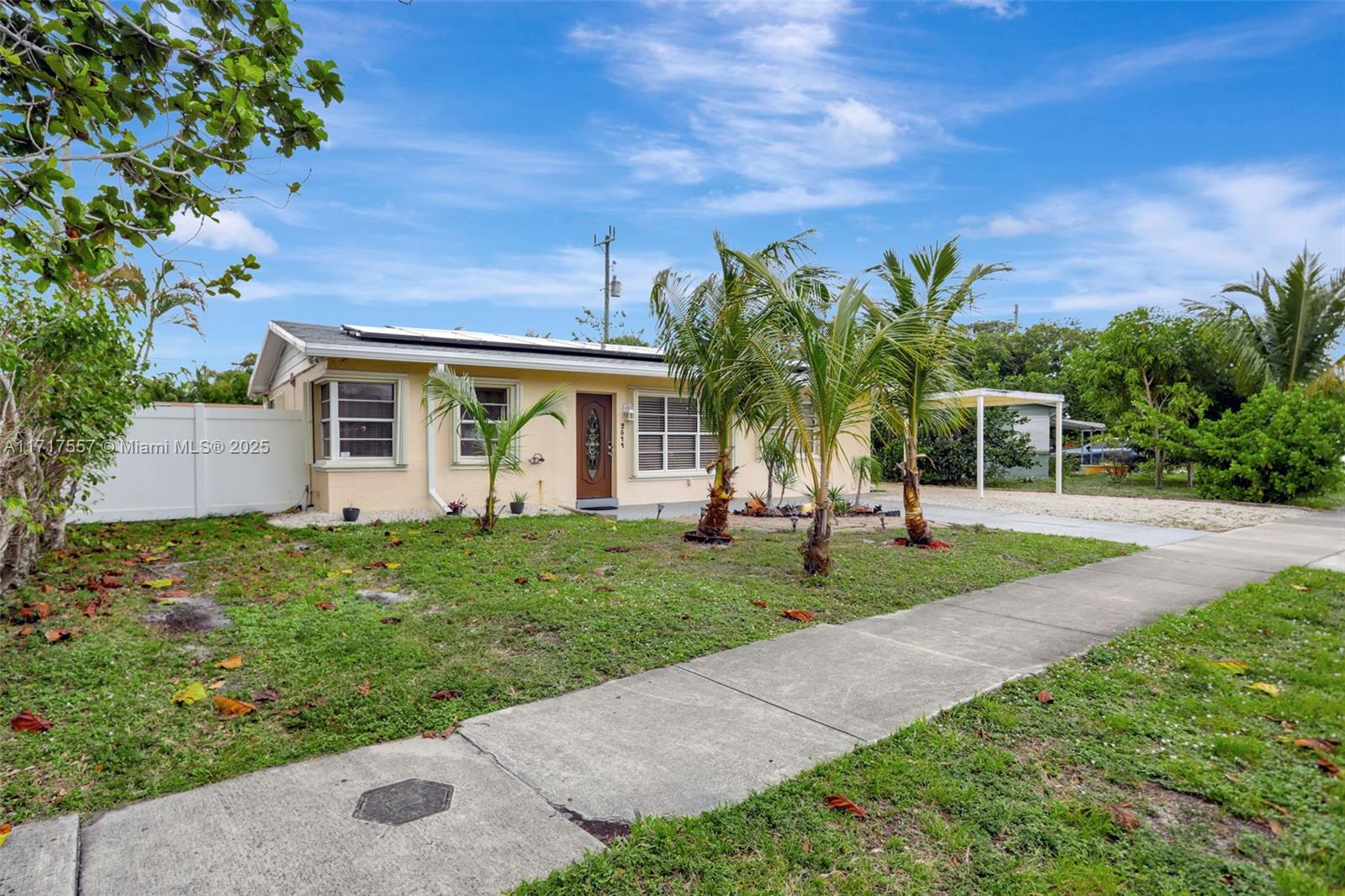 2511 NE 9th Ter, Pompano Beach, Florida image 2