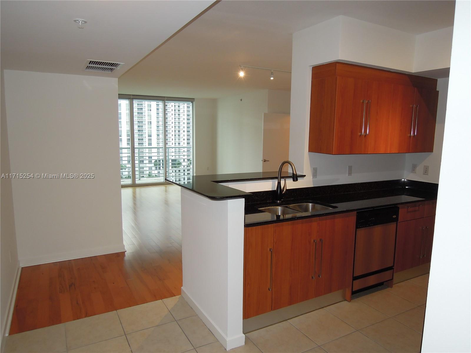 325 S Biscayne Blvd #1219, Miami FL 33131