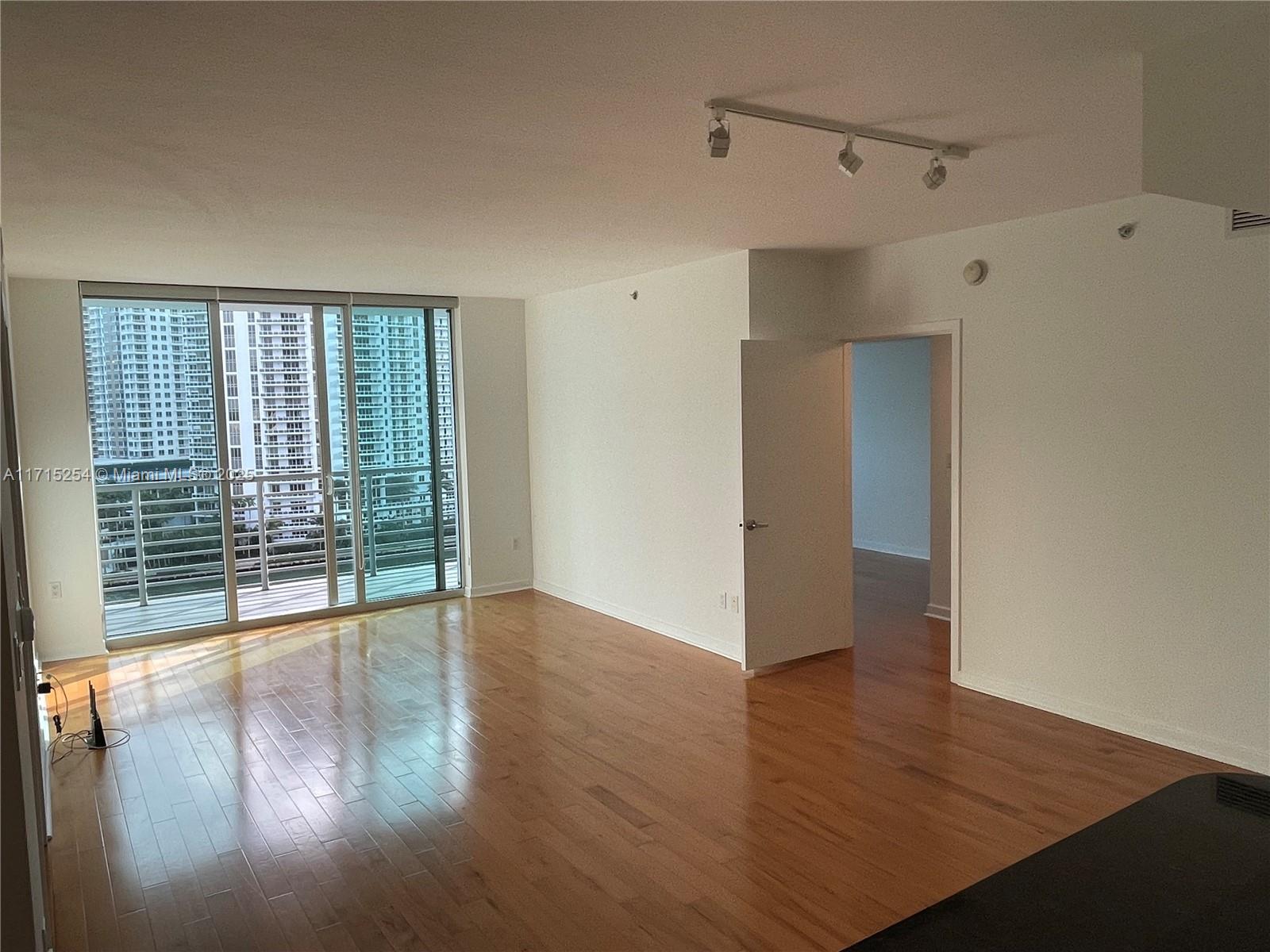 325 S Biscayne Blvd #1219, Miami FL 33131